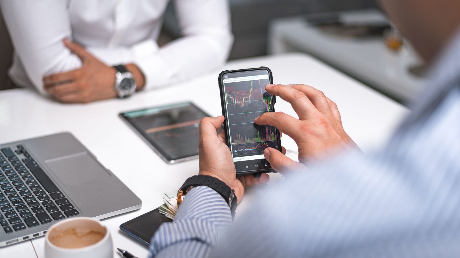 Self-Service BI: como dar autonomia ao negócio sem perder controle sobre os dados